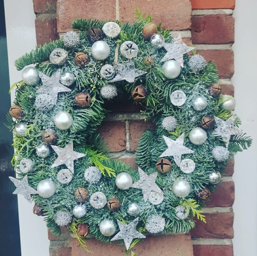 Kerstkrans 45 cm wit-zilver