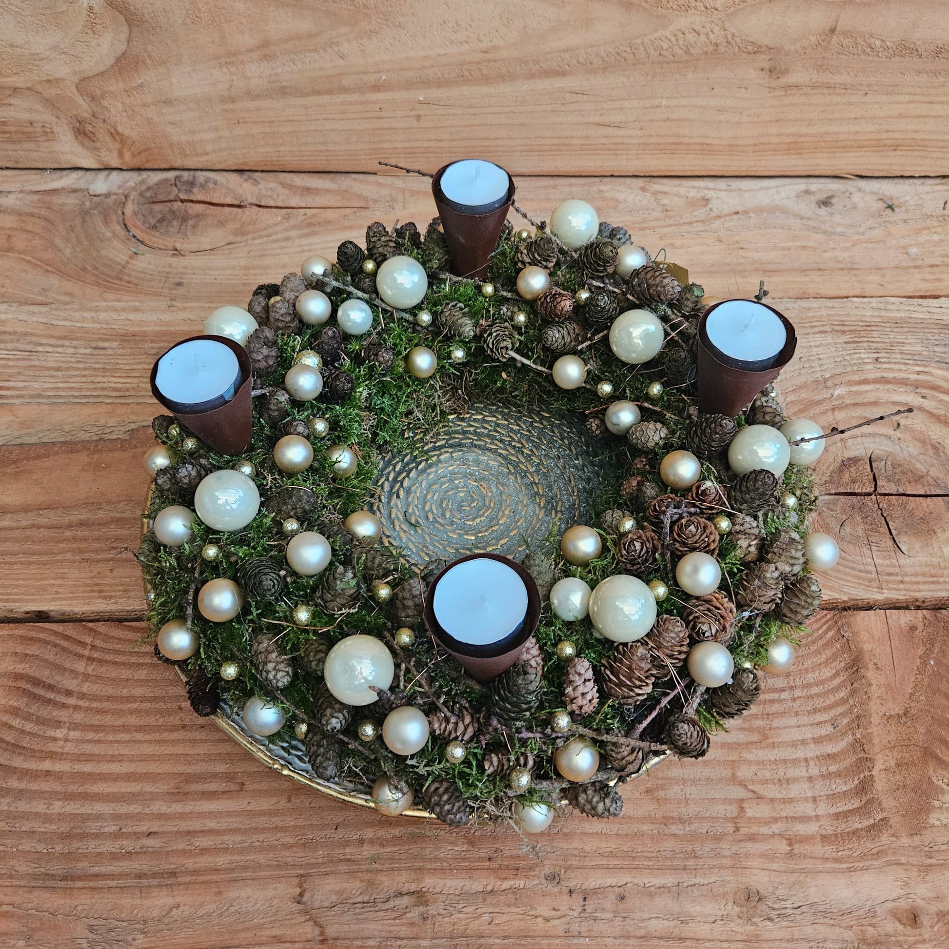 Adventkrans_creme_naturel_met_onderbord